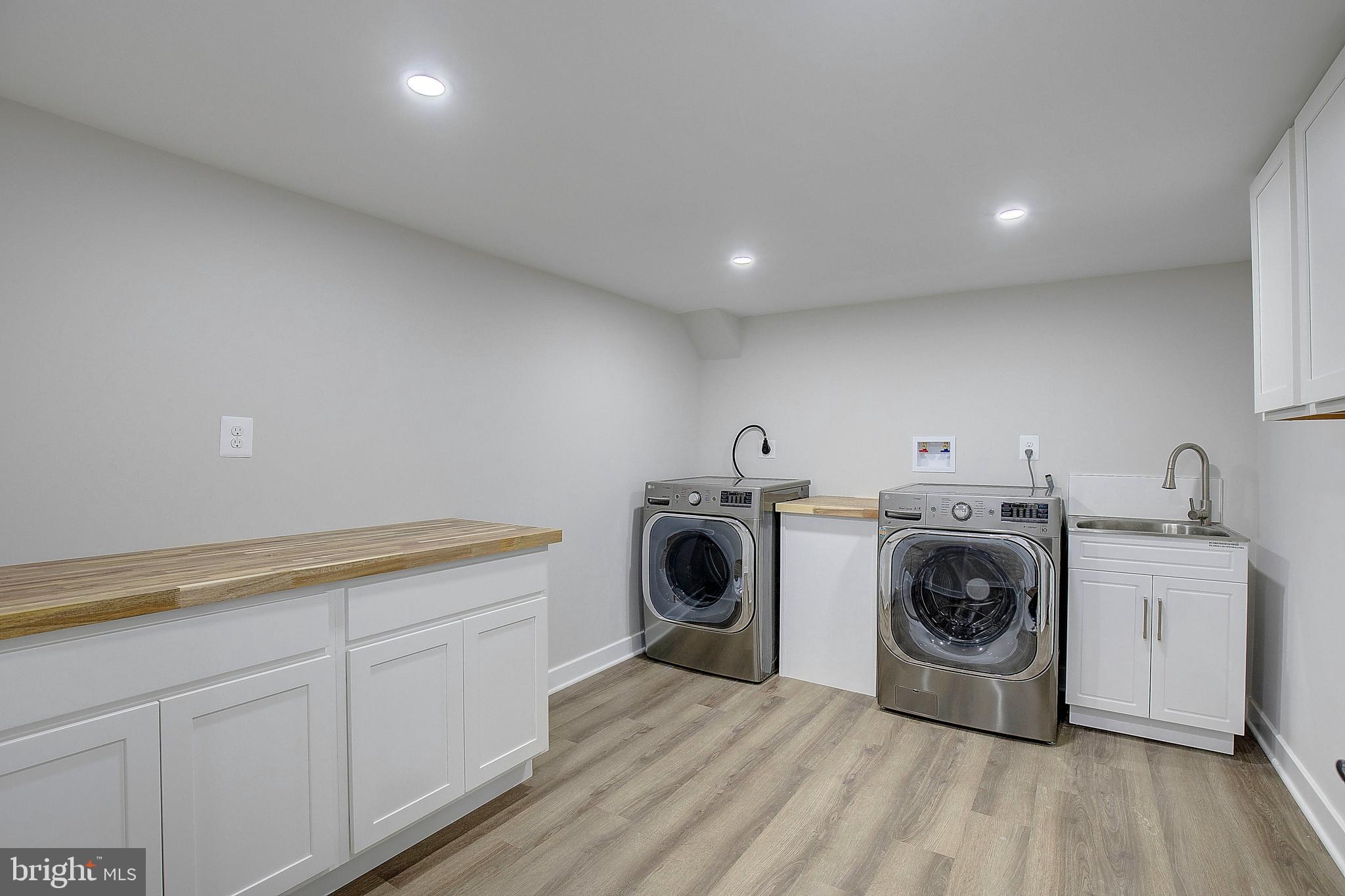 HAMPTON VILLAGE - Residential