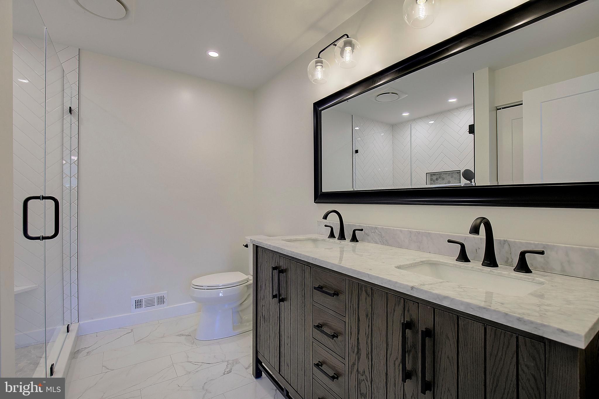 HAMPTON VILLAGE - Residential