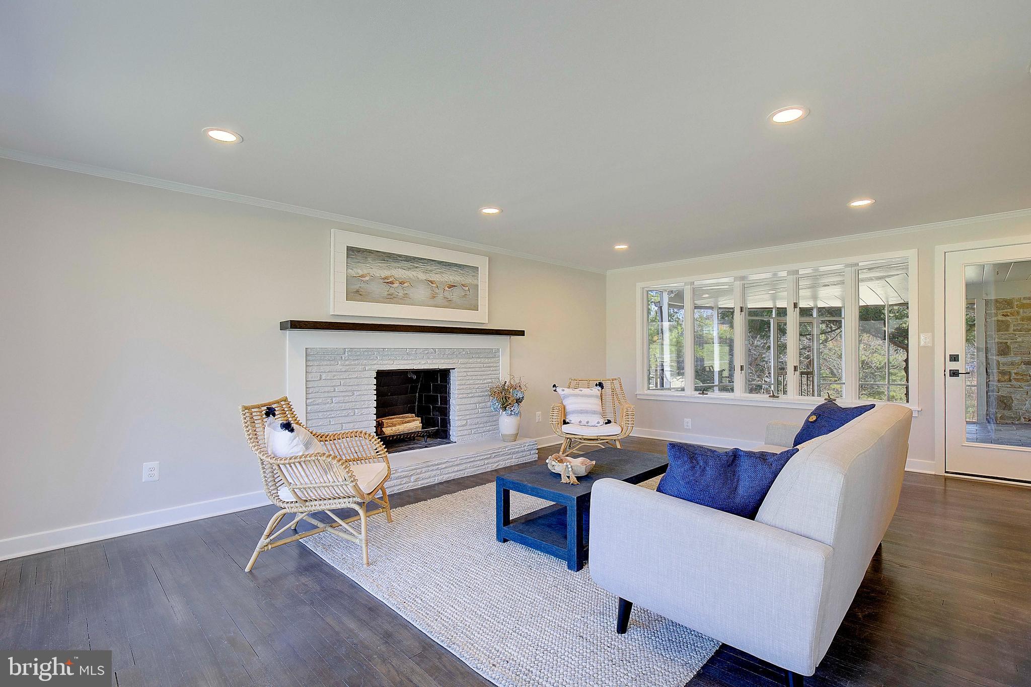 HAMPTON VILLAGE - Residential