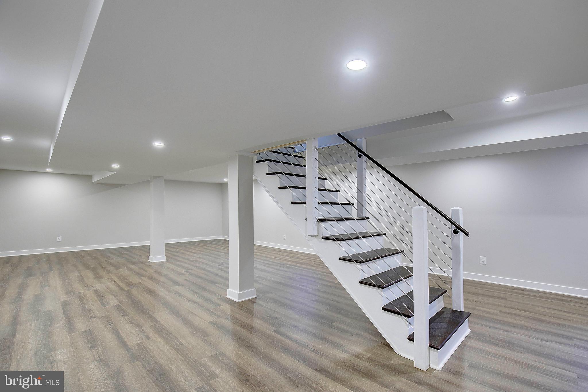 HAMPTON VILLAGE - Residential