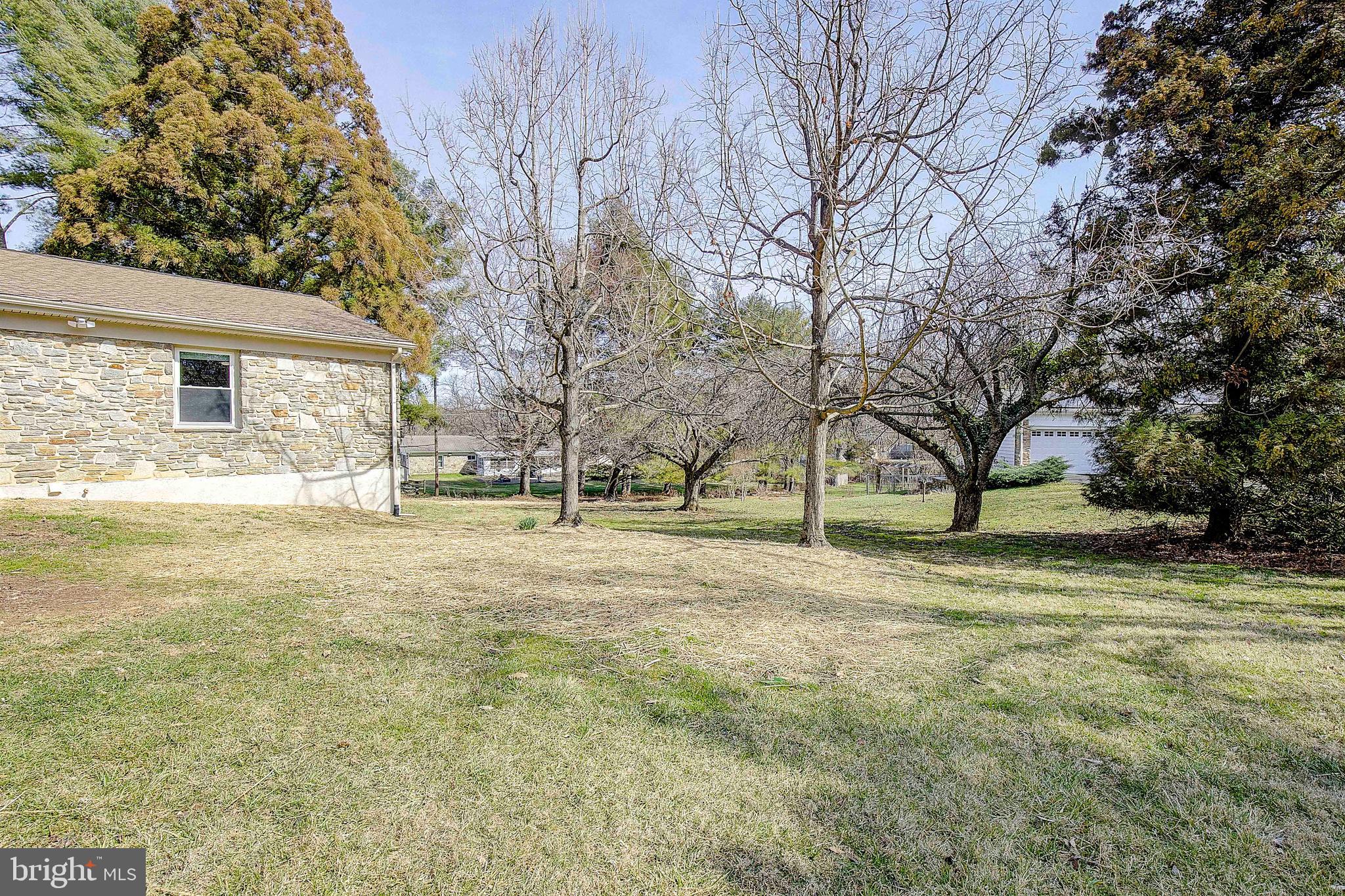 HAMPTON VILLAGE - Residential