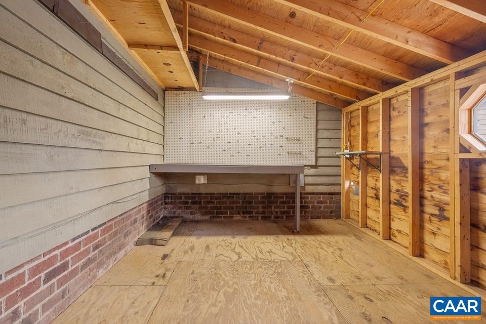 LAKE MONTICELLO - Residential