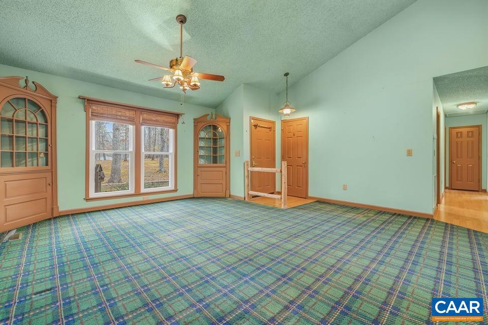 LAKE MONTICELLO - Residential