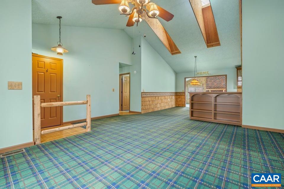 LAKE MONTICELLO - Residential