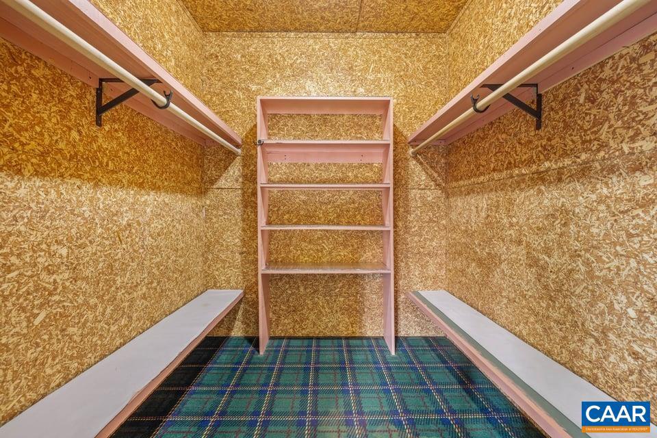 LAKE MONTICELLO - Residential