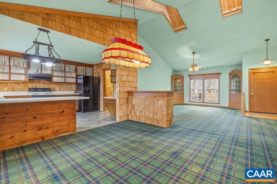 LAKE MONTICELLO - Residential