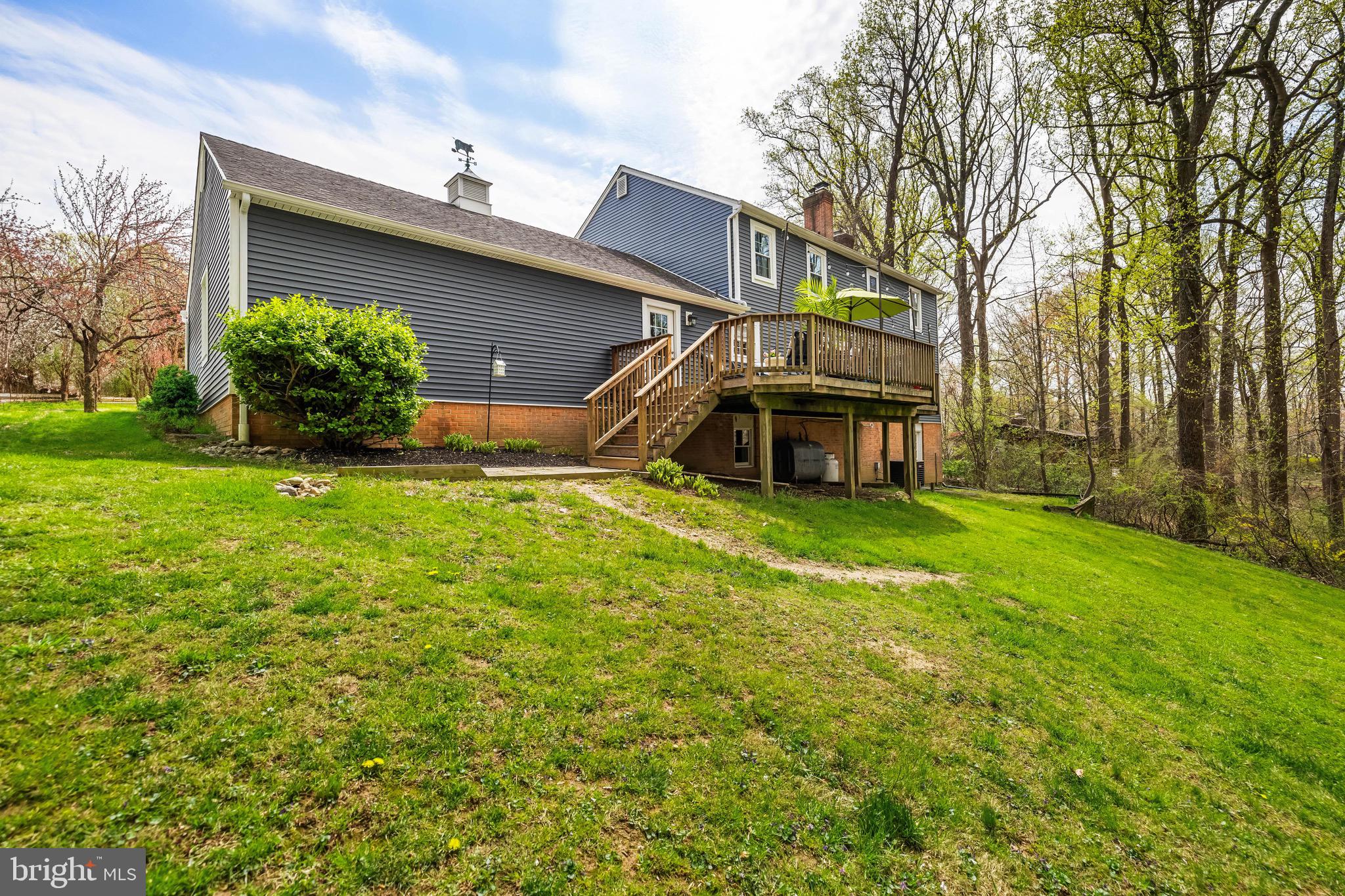 HOLLY KNOLL - Residential