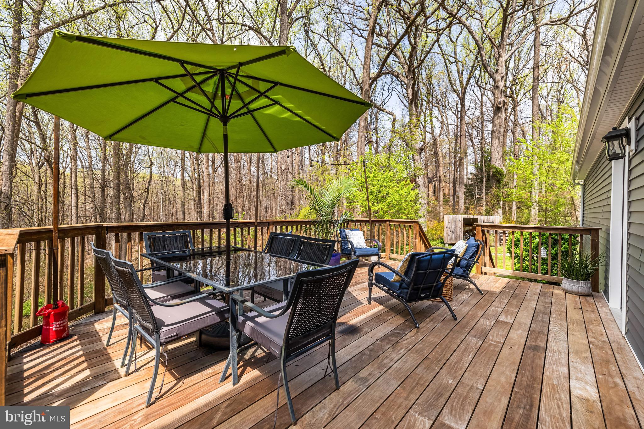 HOLLY KNOLL - Residential