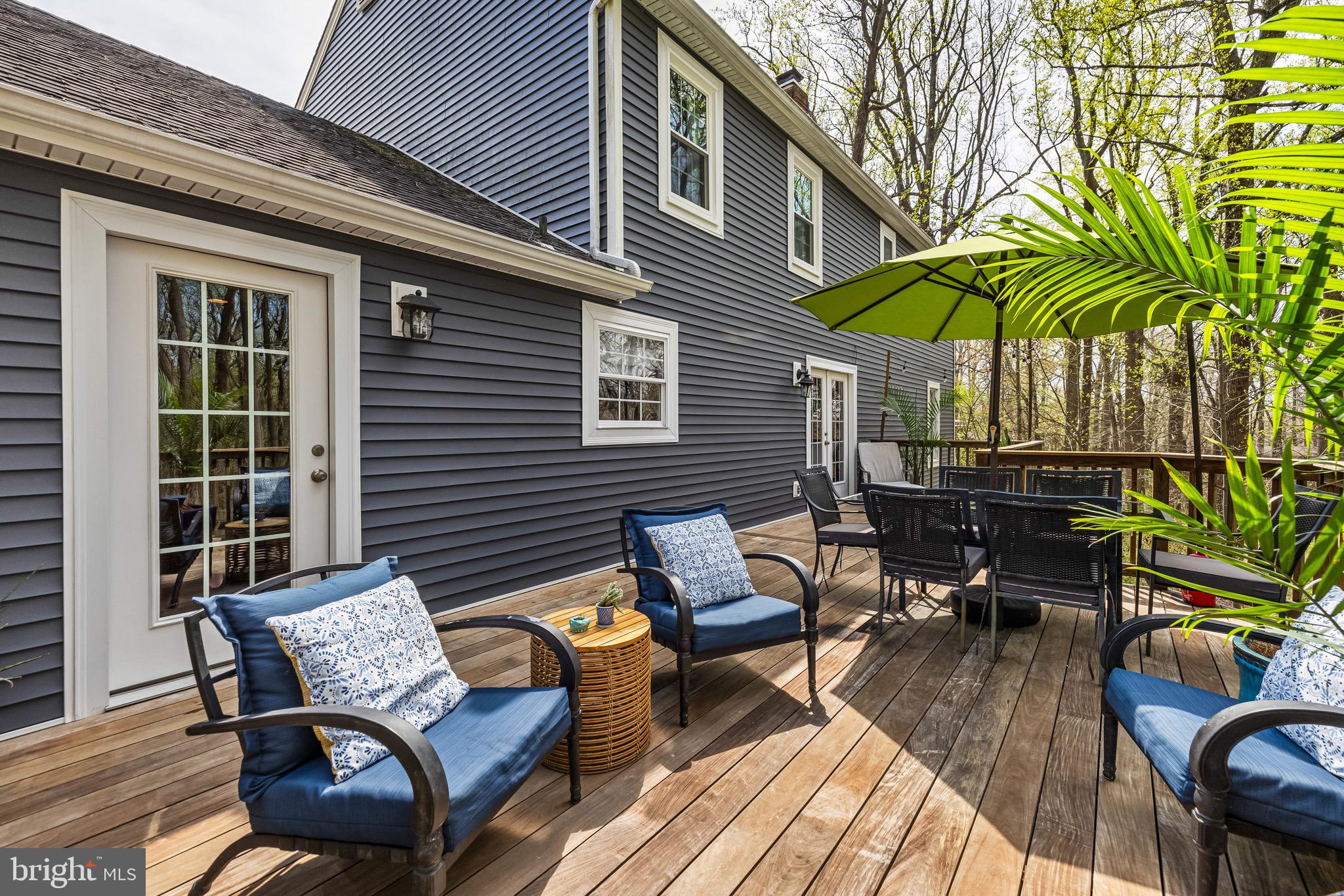 HOLLY KNOLL - Residential