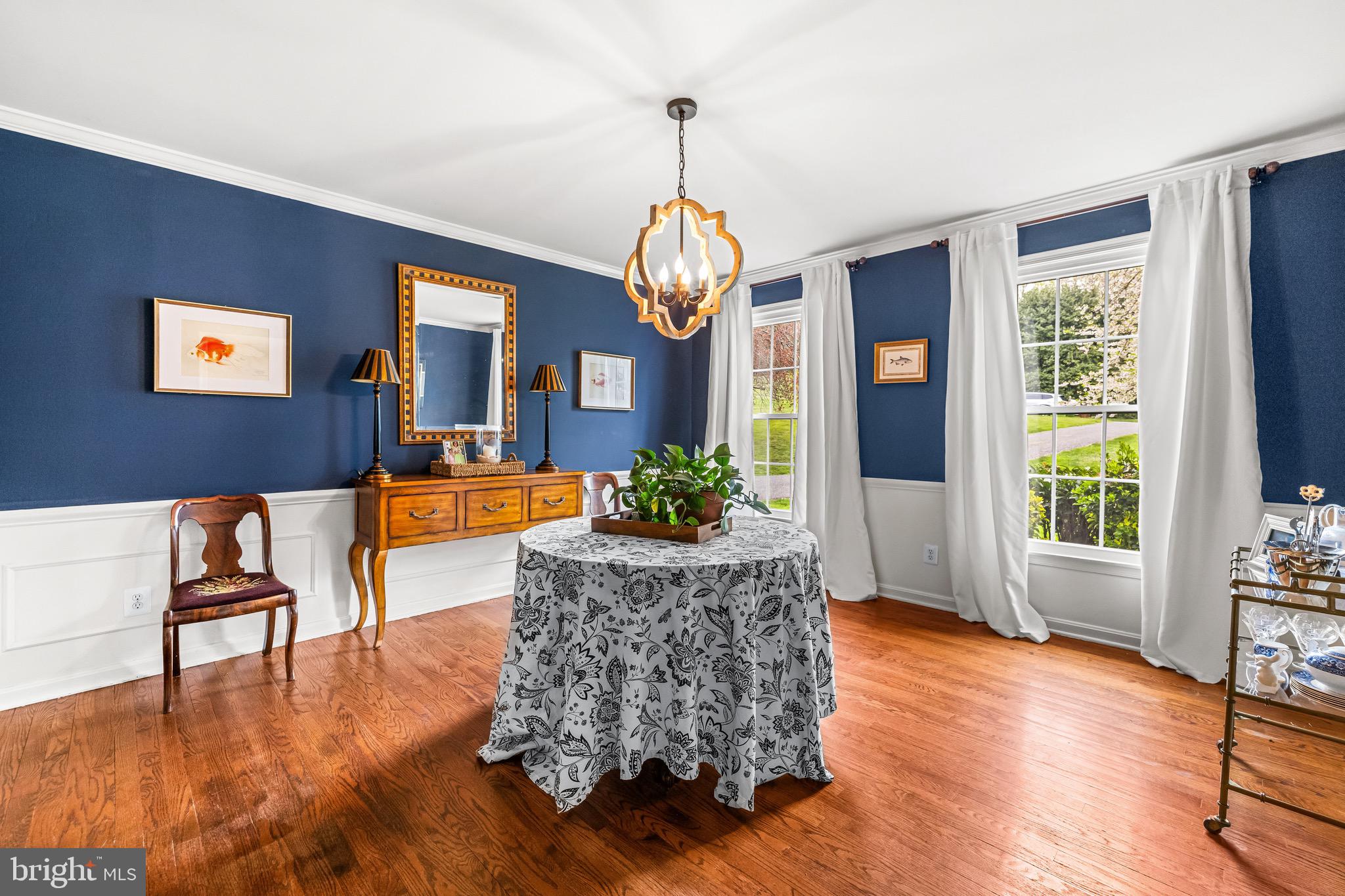 HOLLY KNOLL - Residential