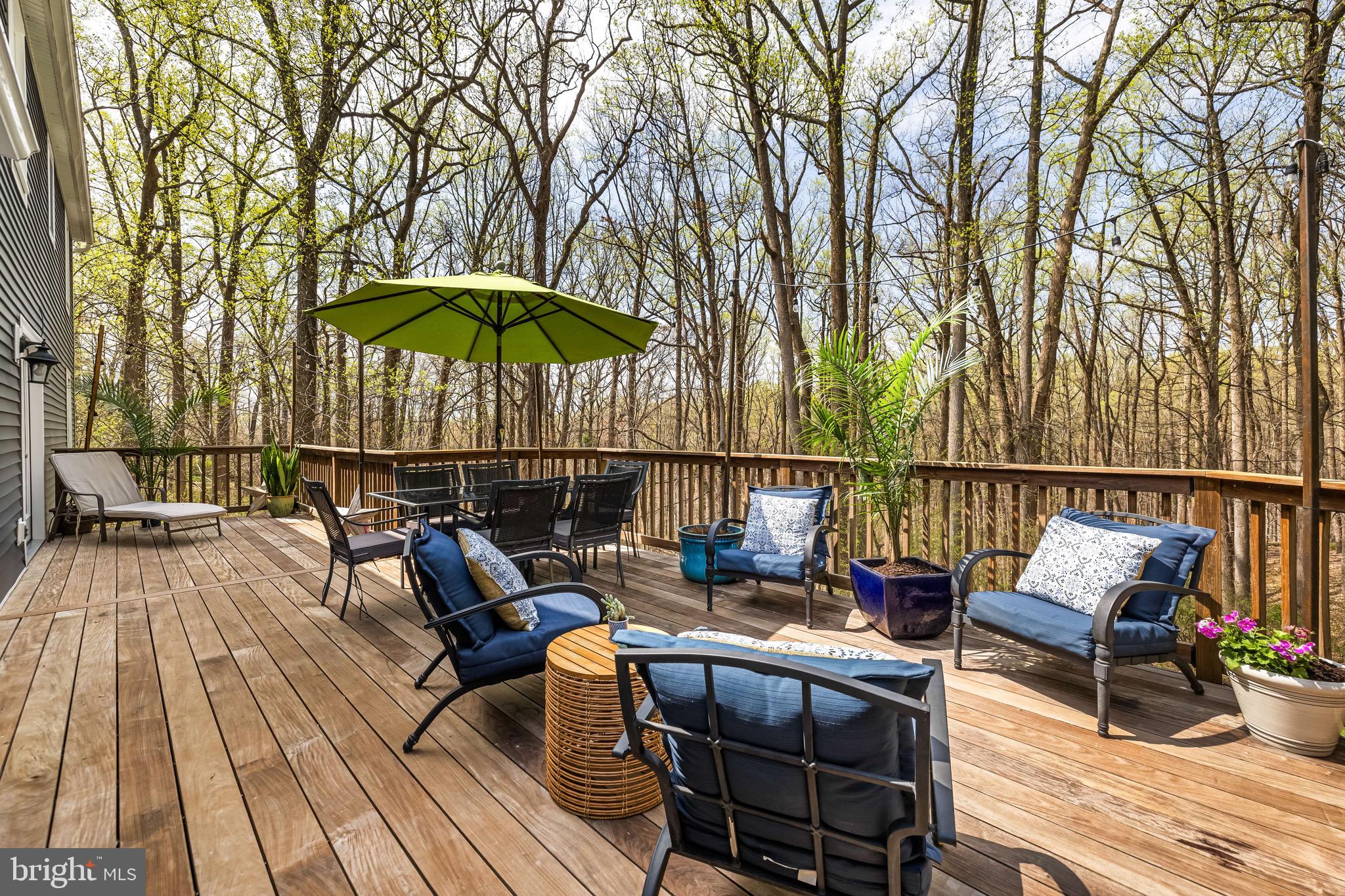 HOLLY KNOLL - Residential