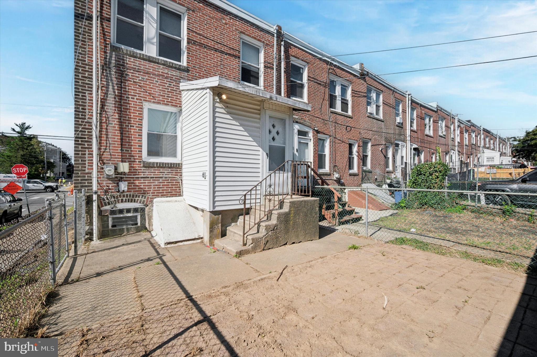 LAWNCREST - Residential