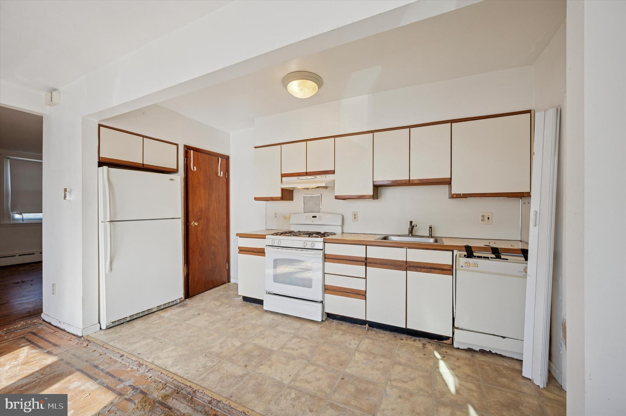 LAWNCREST - Residential