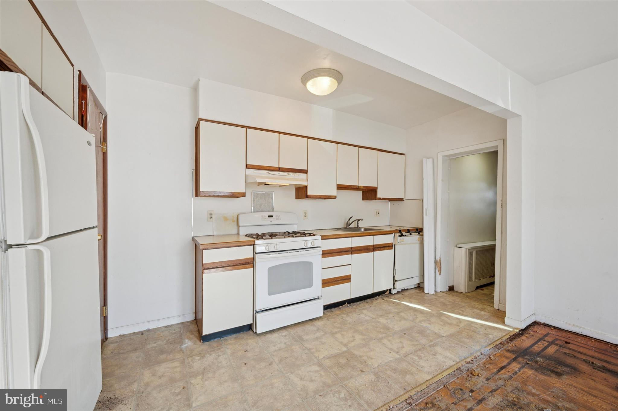 LAWNCREST - Residential