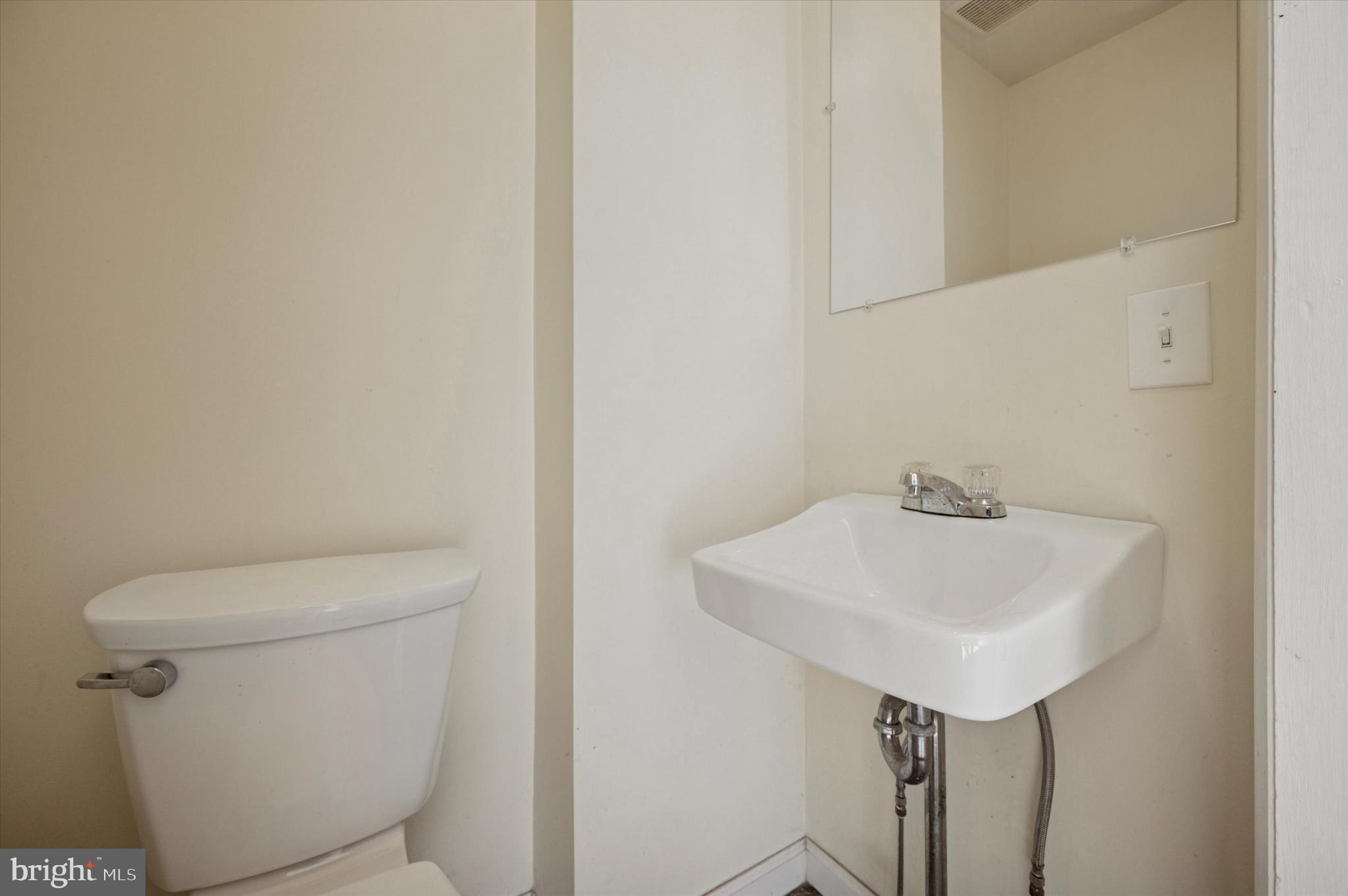 LAWNCREST - Residential