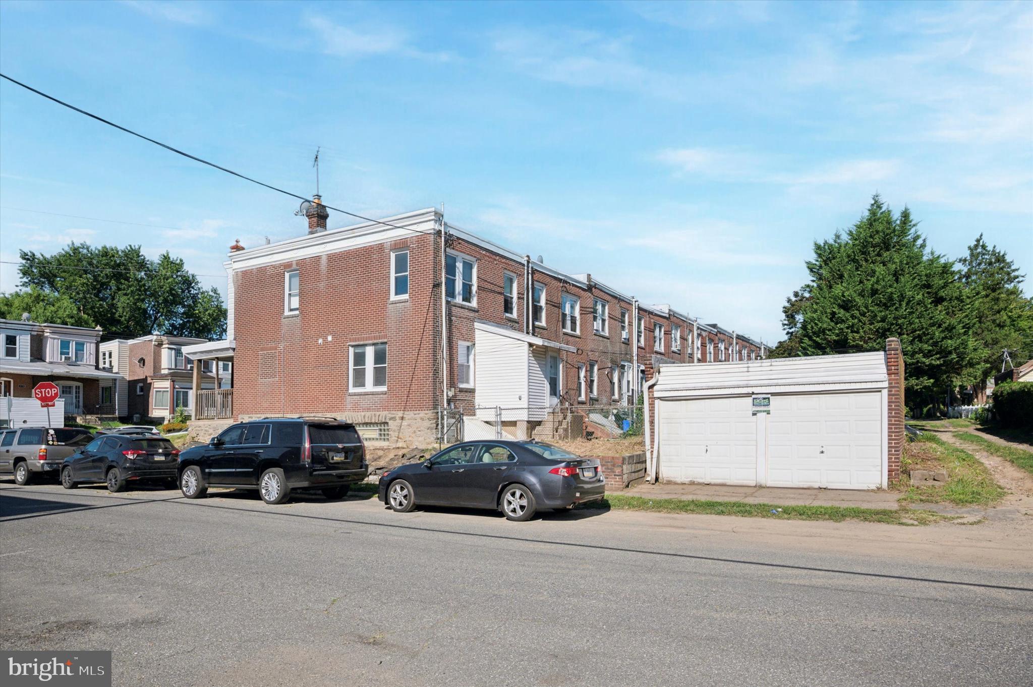 LAWNCREST - Residential