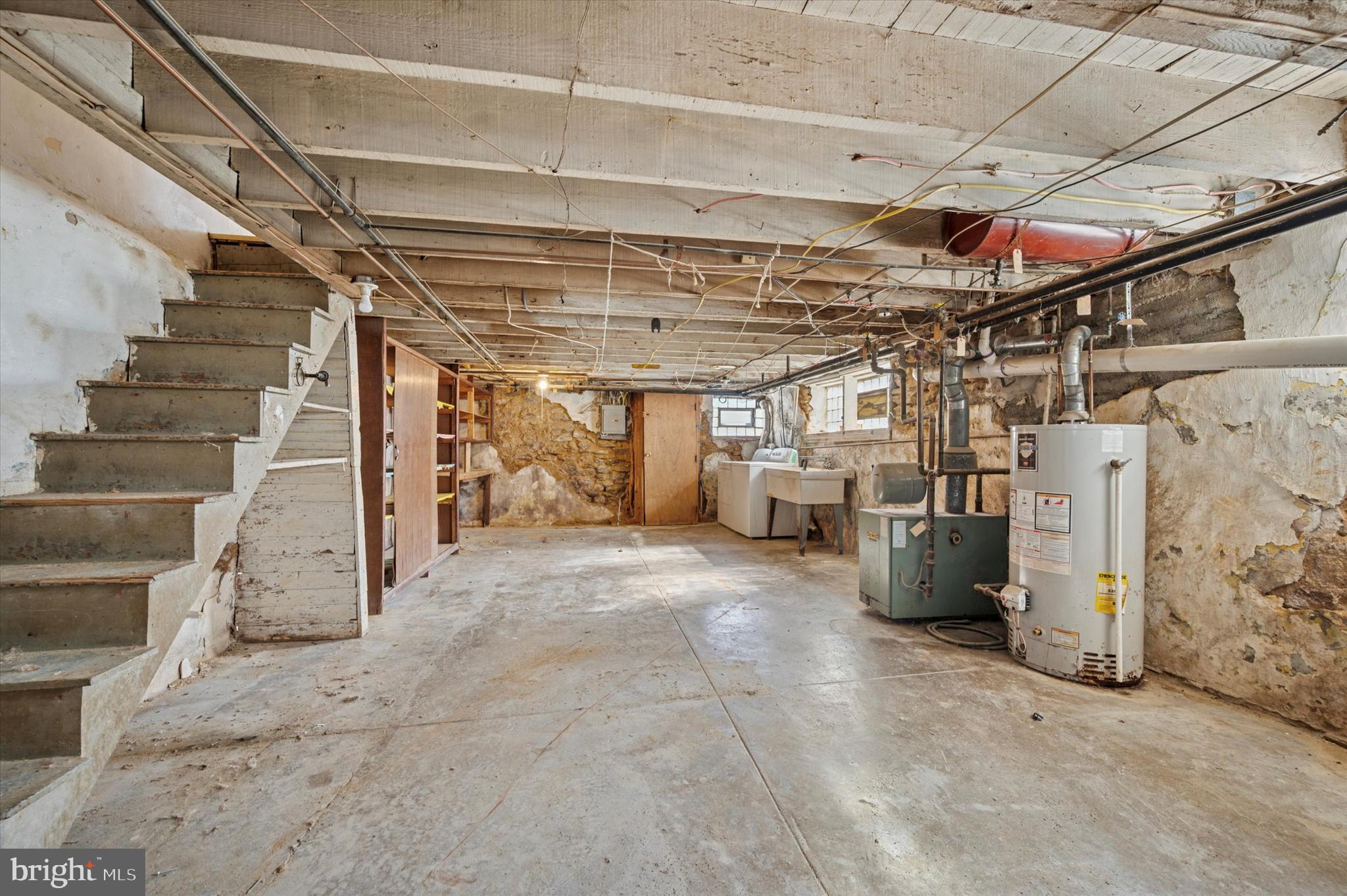 LAWNCREST - Residential