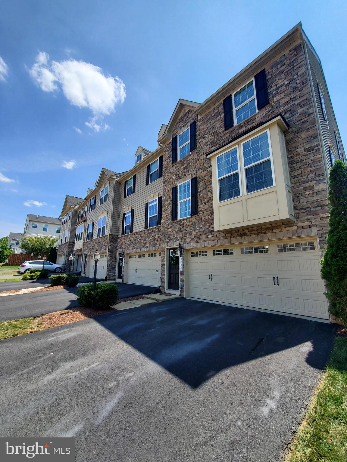 WENTWORTH GREEN - Residential Lease