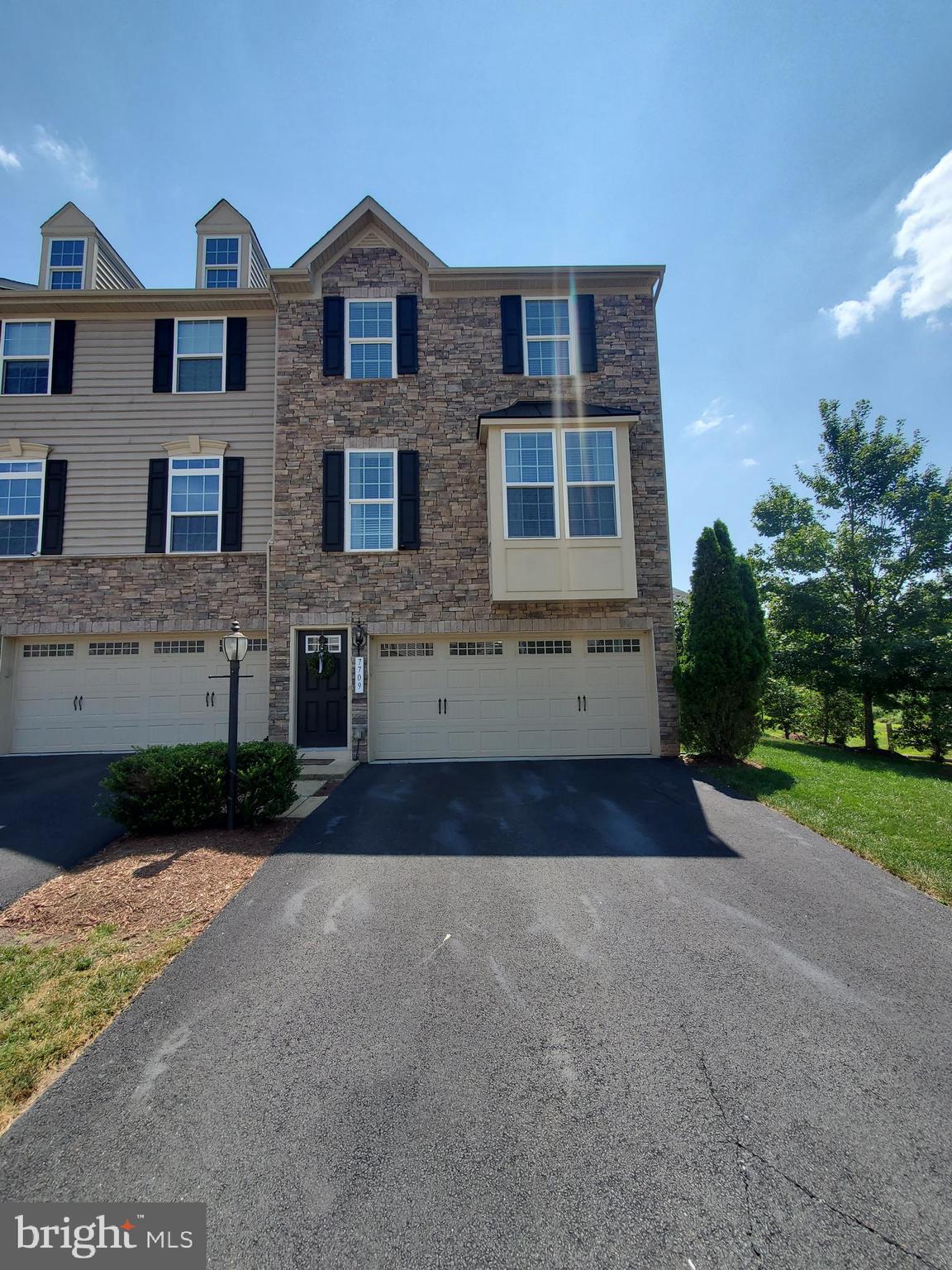 WENTWORTH GREEN - Residential Lease