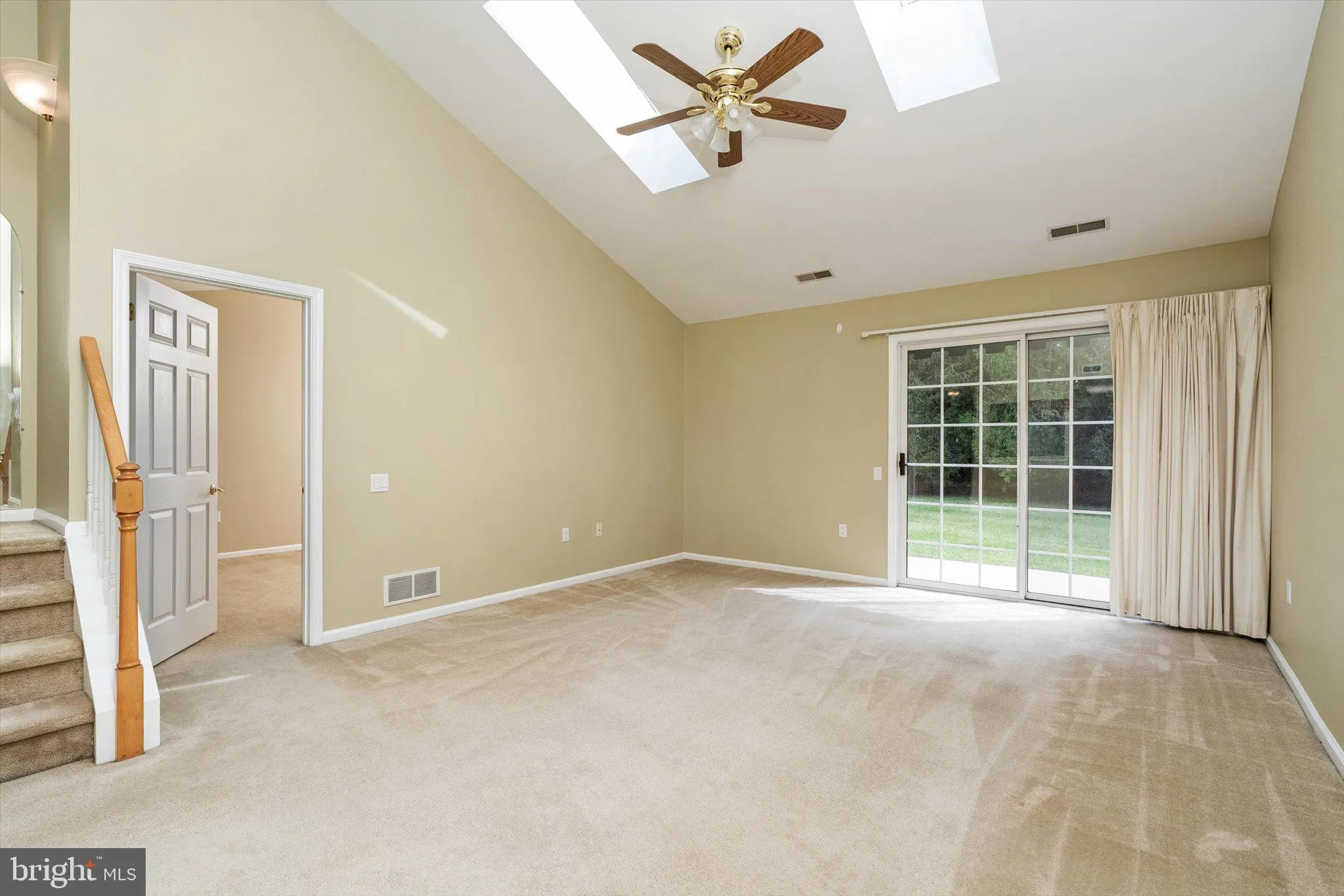 Hamilton, New Jersey 08690, United States, 3 Bedrooms Bedrooms, ,2 BathroomsBathrooms,Residential,Active,218033