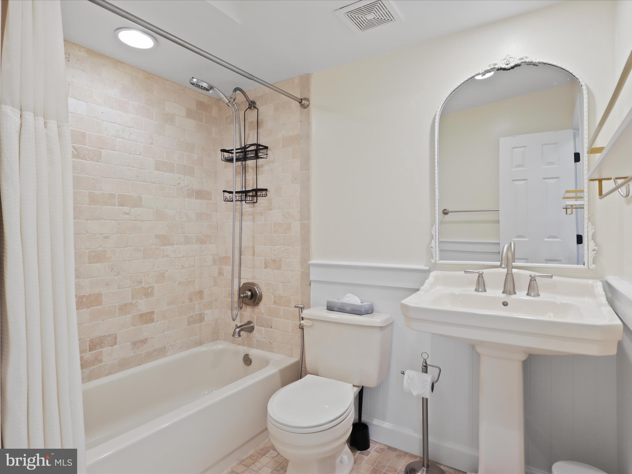 BERRYLAND FARM - Residential