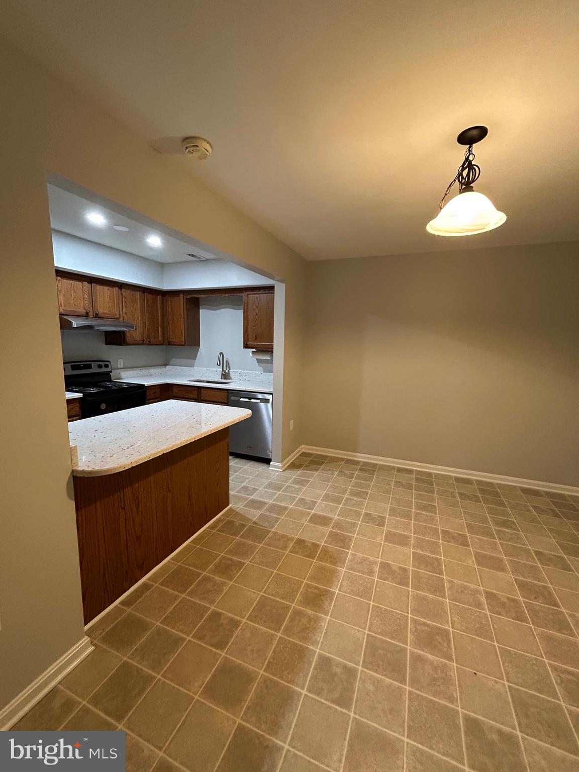 CHESTER ARMS - Residential Lease