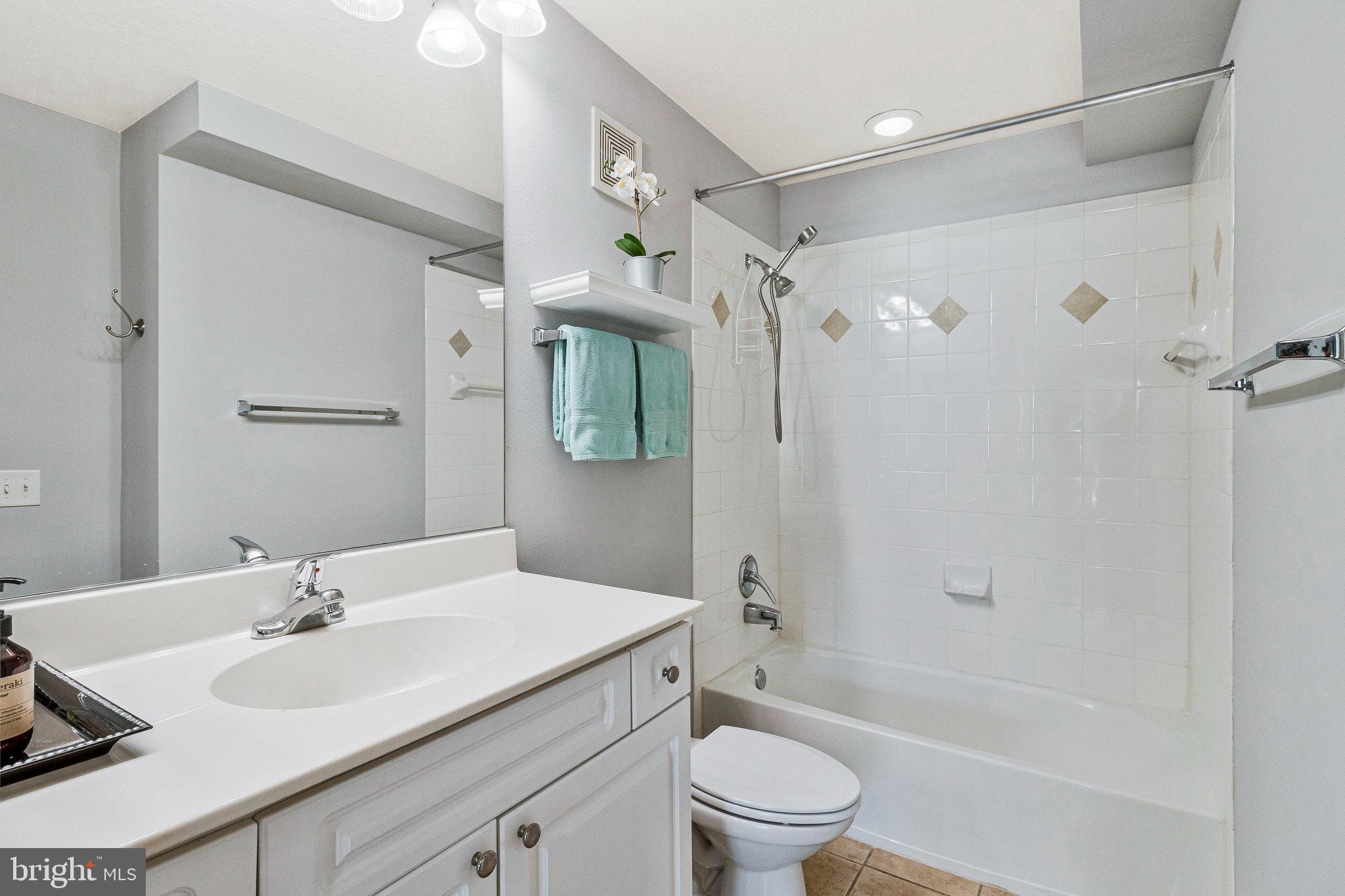 FITZ AT ROCKVILLE TOWN C - Residential