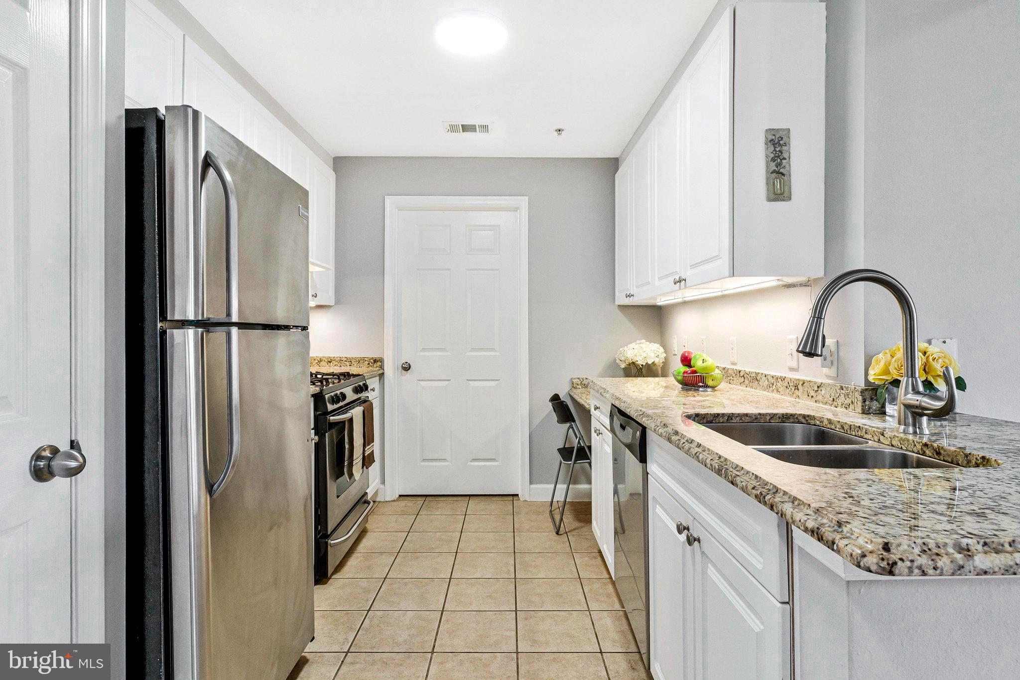 FITZ AT ROCKVILLE TOWN C - Residential