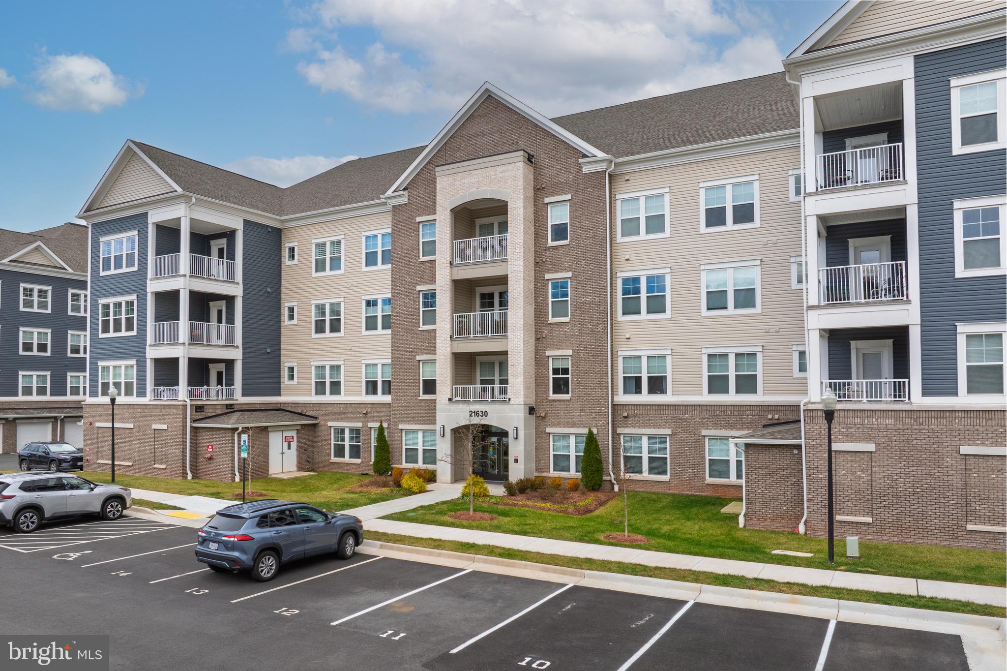 21630 HAWKSBILL HIGH CIRCLE 204