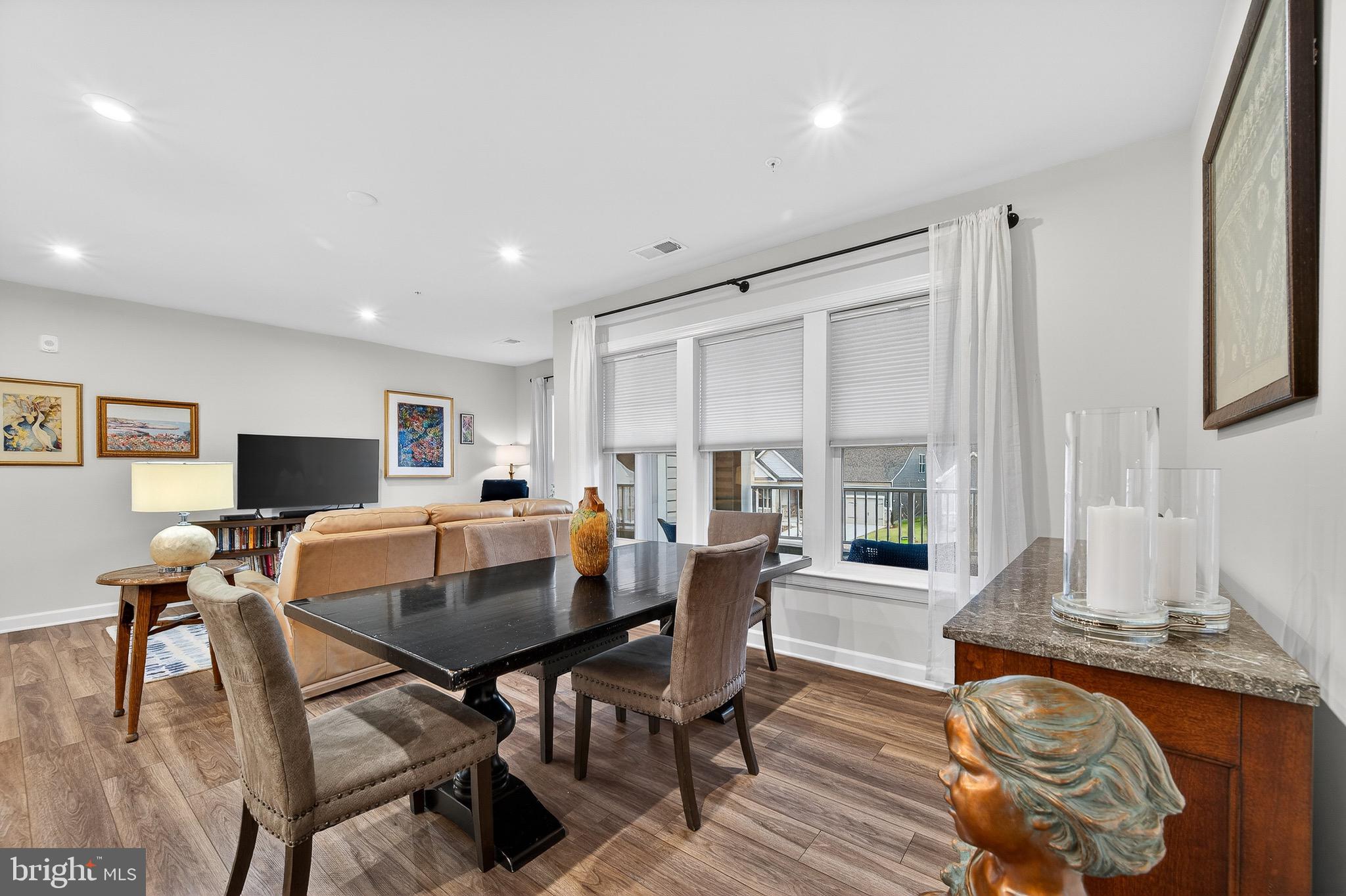 MONTEBELLO - Residential