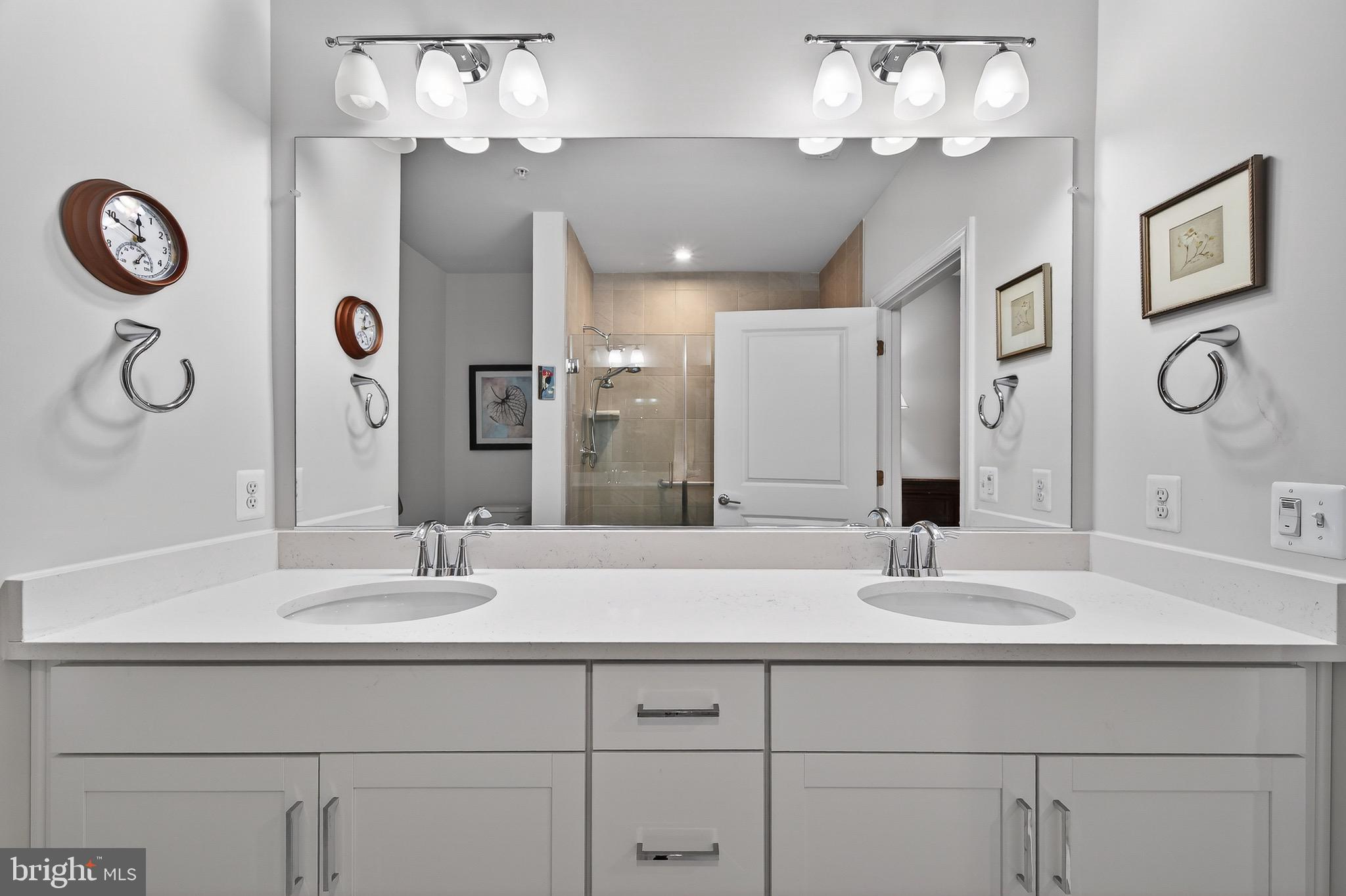 MONTEBELLO - Residential