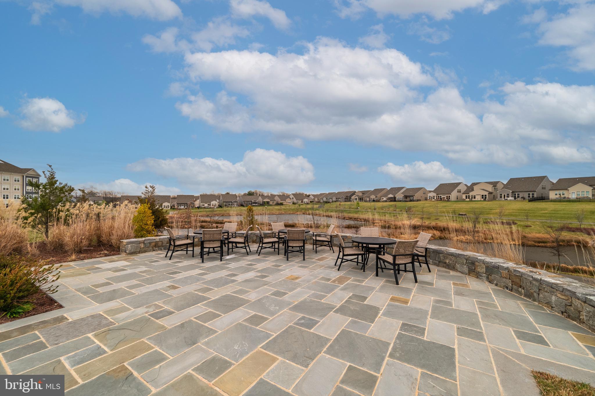 MONTEBELLO - Residential