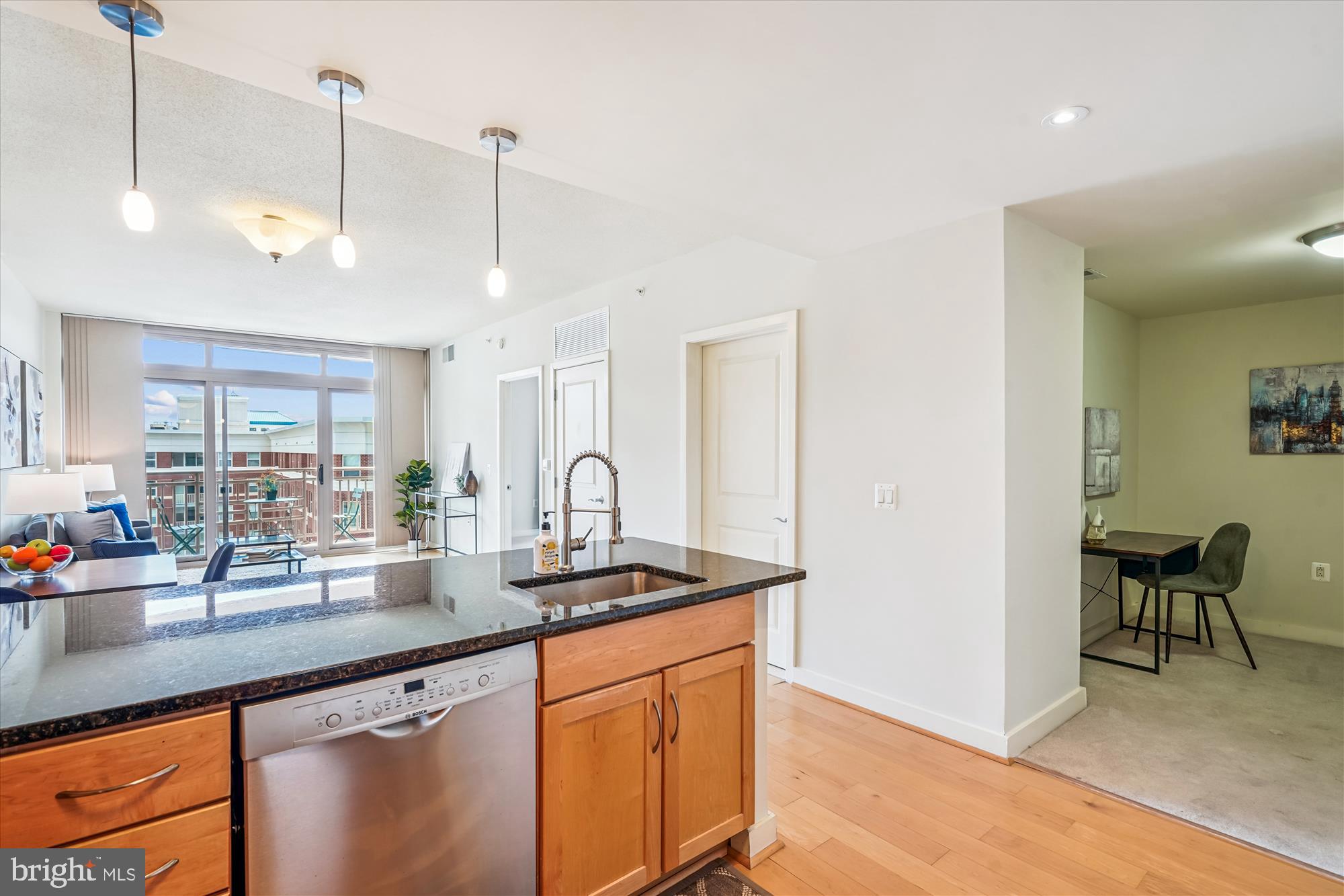 888 N QUINCY STREET 1004