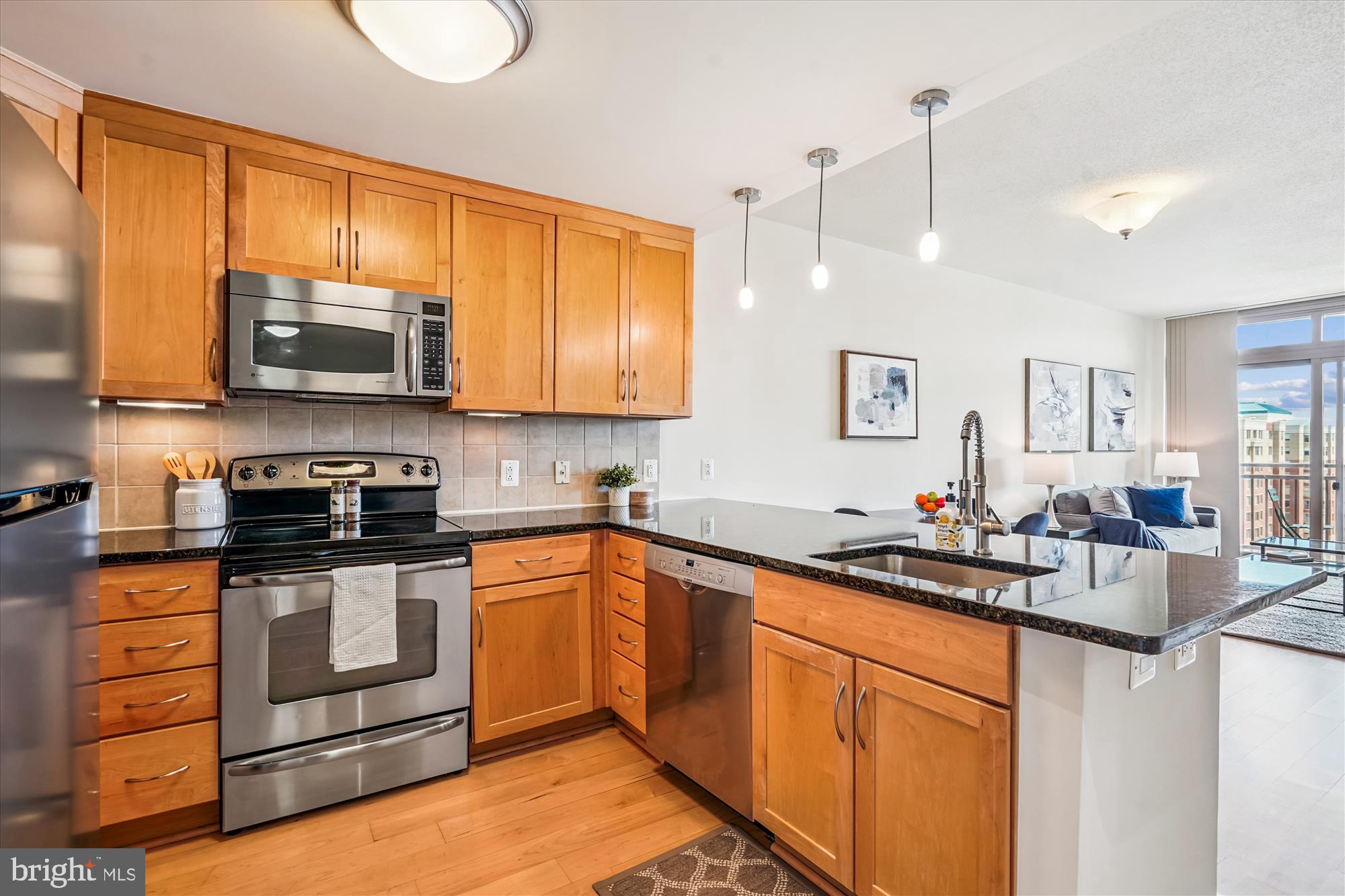 888 N QUINCY STREET 1004