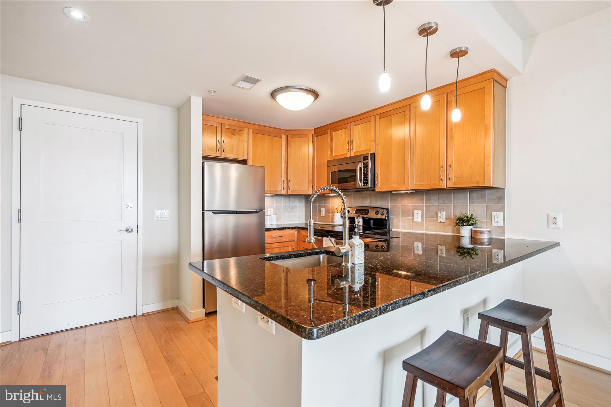 888 N QUINCY STREET 1004