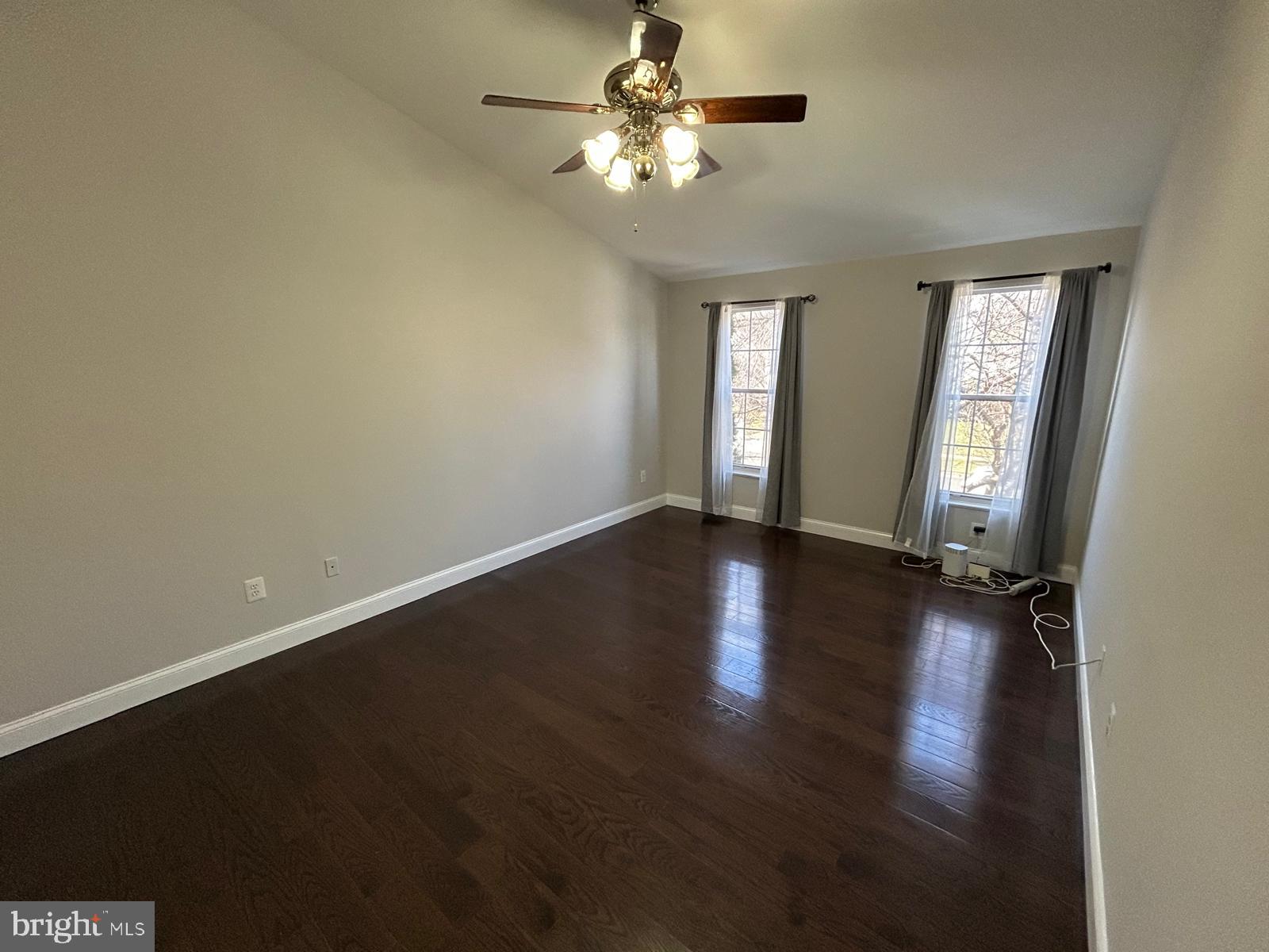 JAMES CREEK - Residential