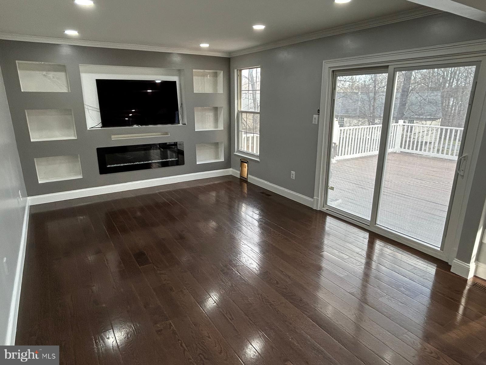 JAMES CREEK - Residential