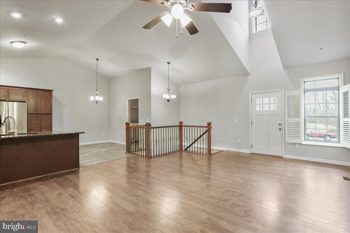 QUAIL RUN CONDOS - Residential