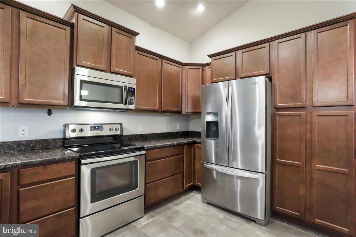 QUAIL RUN CONDOS - Residential