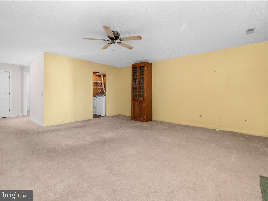 SEVEN OAKS - Residential