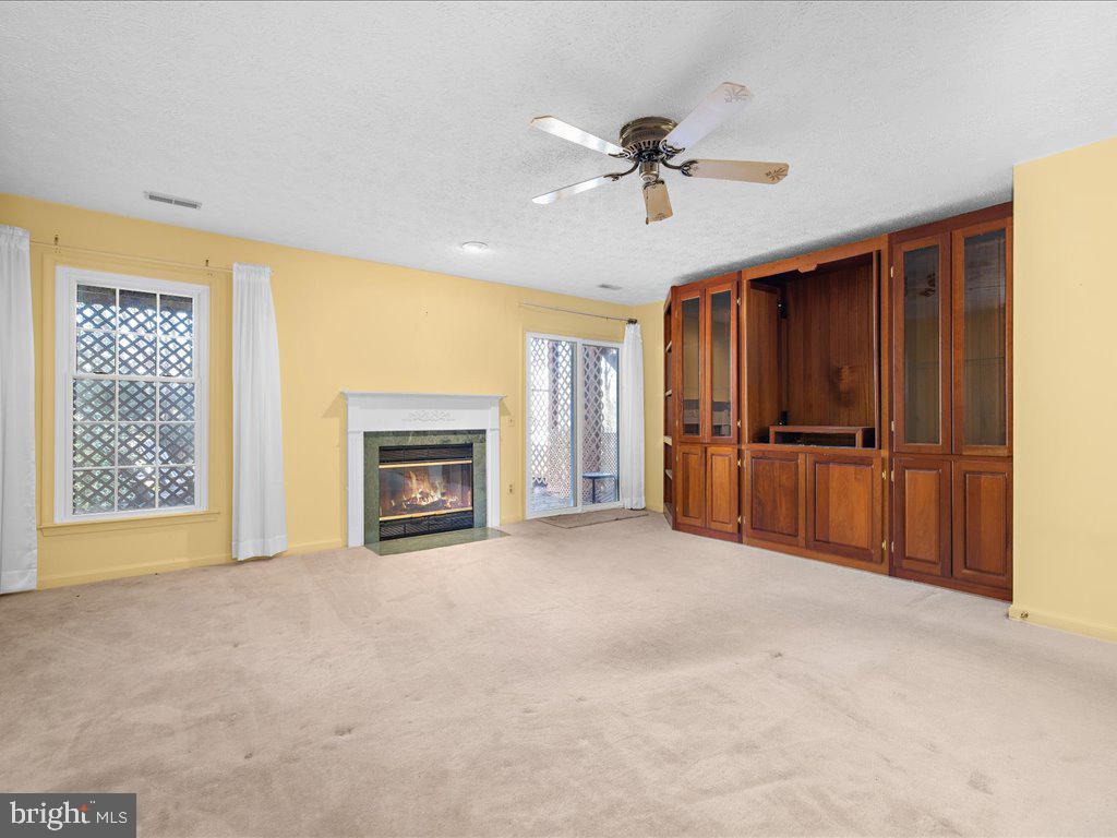 SEVEN OAKS - Residential