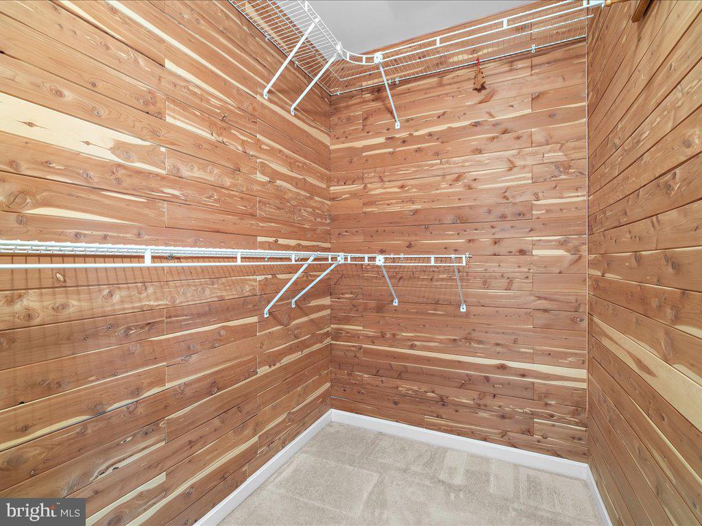 SEVEN OAKS - Residential