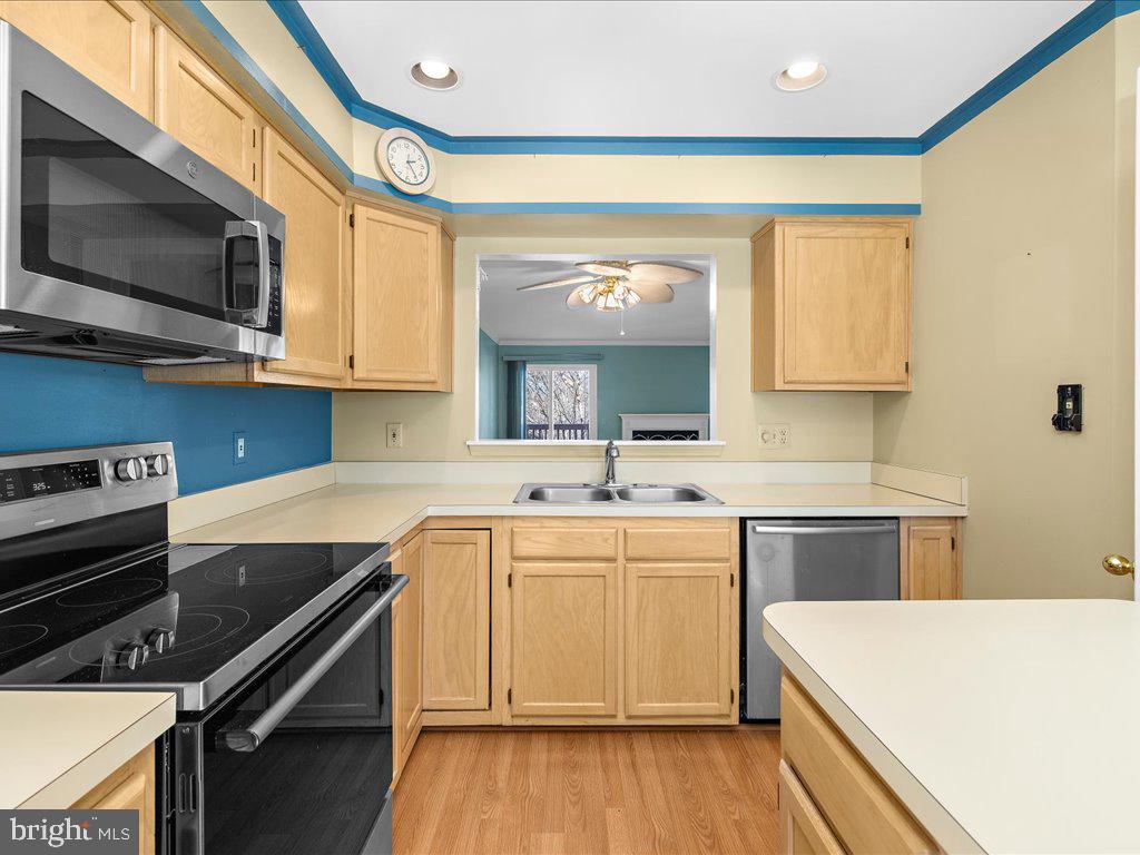 SEVEN OAKS - Residential