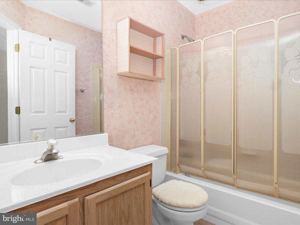 SEVEN OAKS - Residential