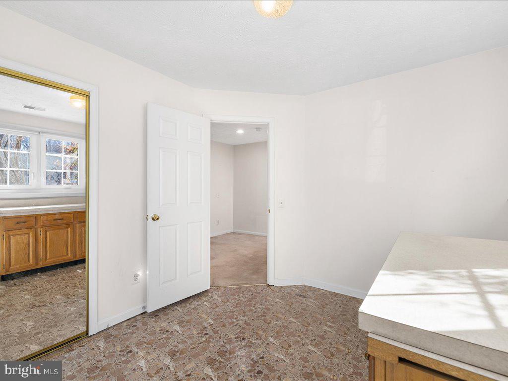 SEVEN OAKS - Residential