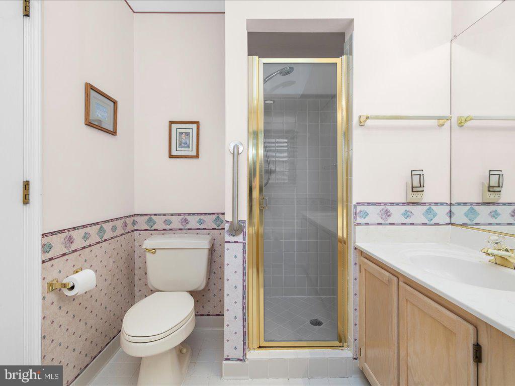 SEVEN OAKS - Residential