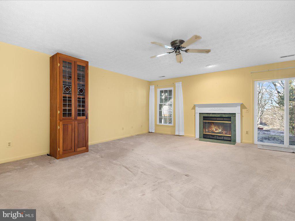 SEVEN OAKS - Residential