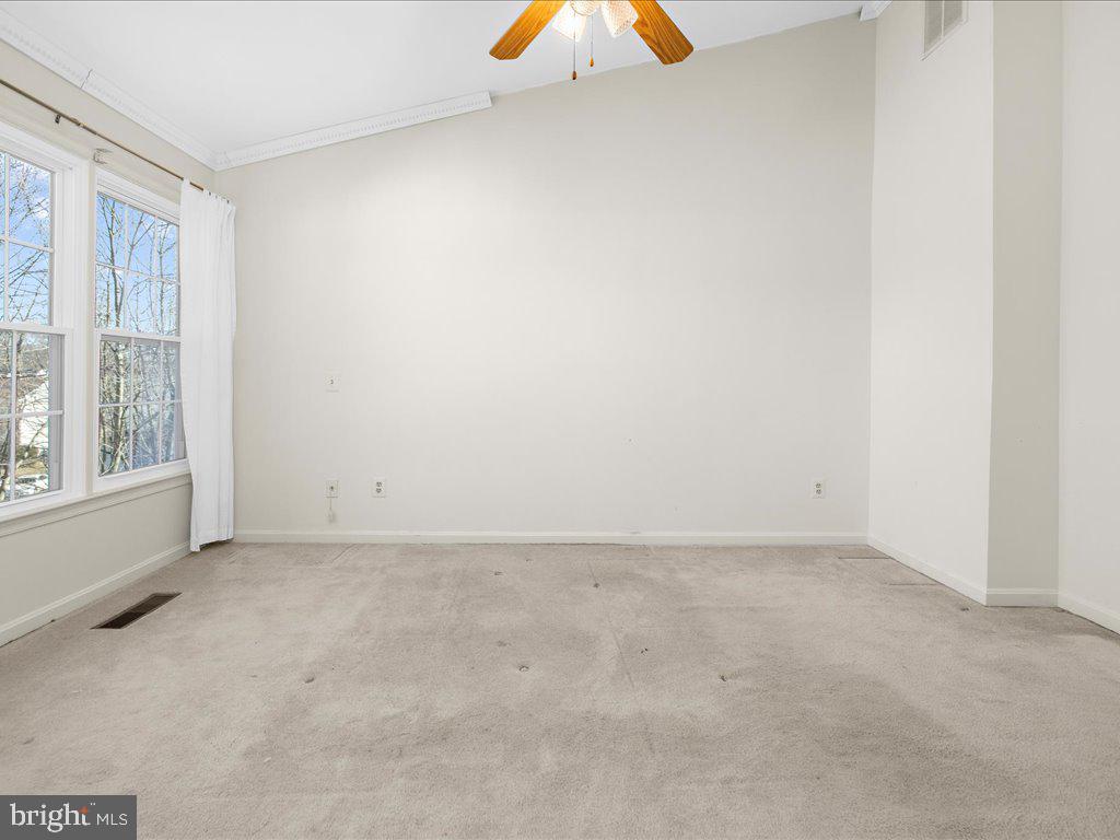 SEVEN OAKS - Residential