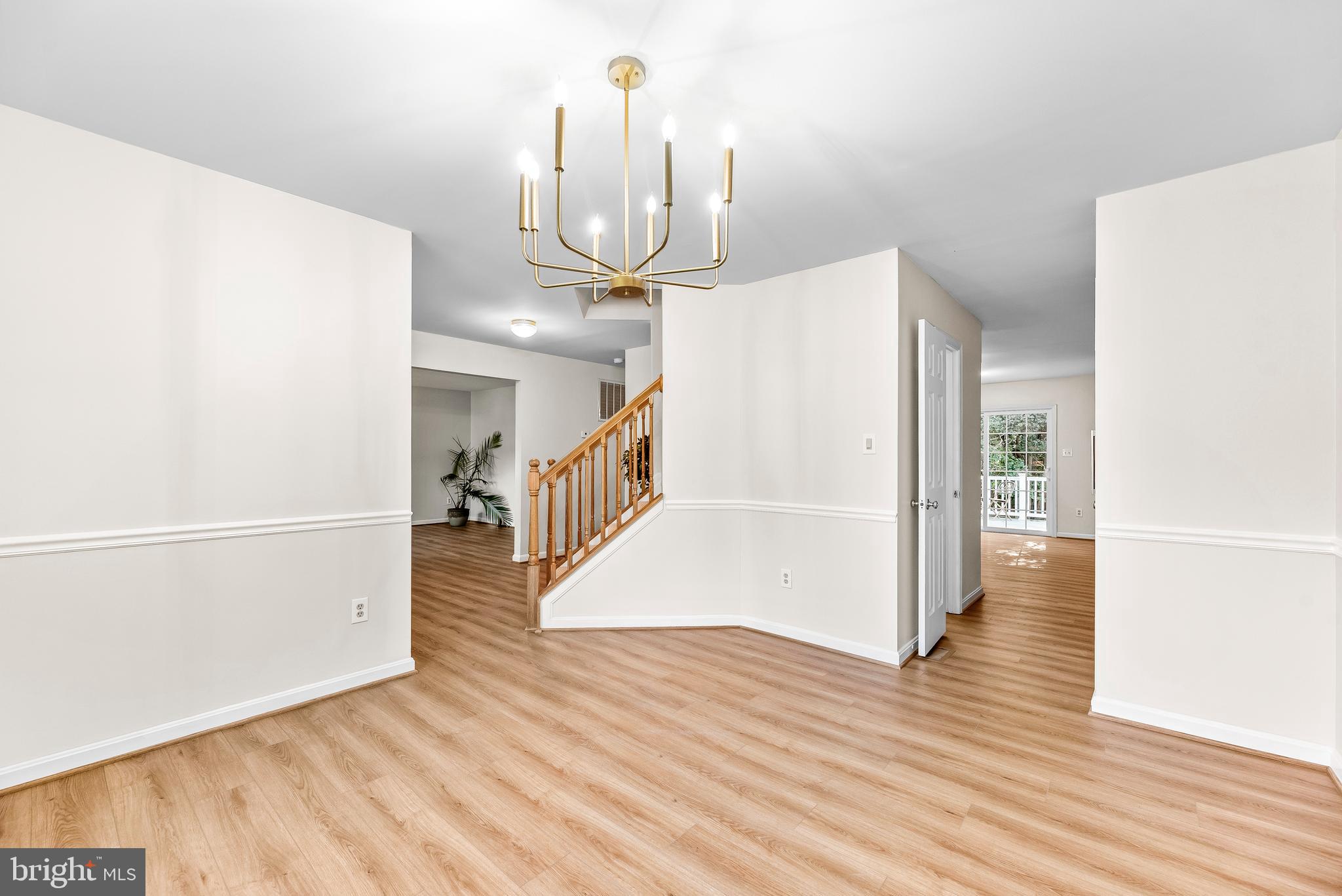 1041 KINGS CREEK DRIVE