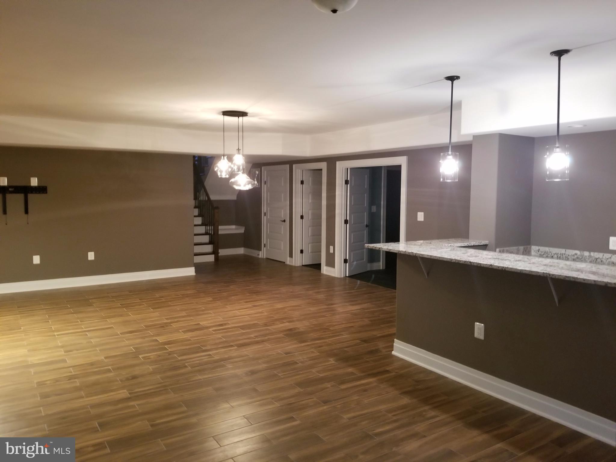 EAST VIENNA WOODS - Residential